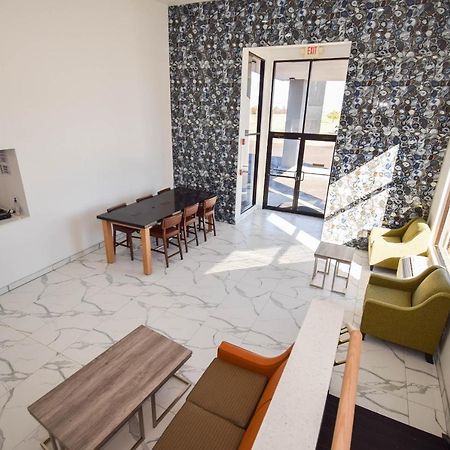 Quality Inn & Suites Sulphur Springs Bagian luar foto