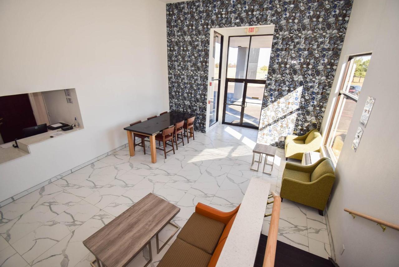 Quality Inn & Suites Sulphur Springs Bagian luar foto