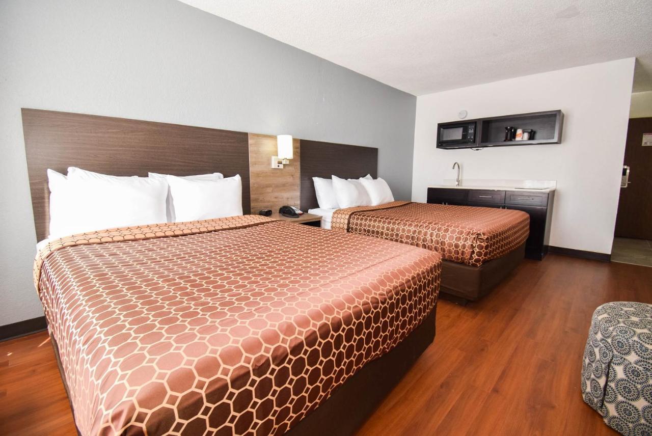 Quality Inn & Suites Sulphur Springs Bagian luar foto