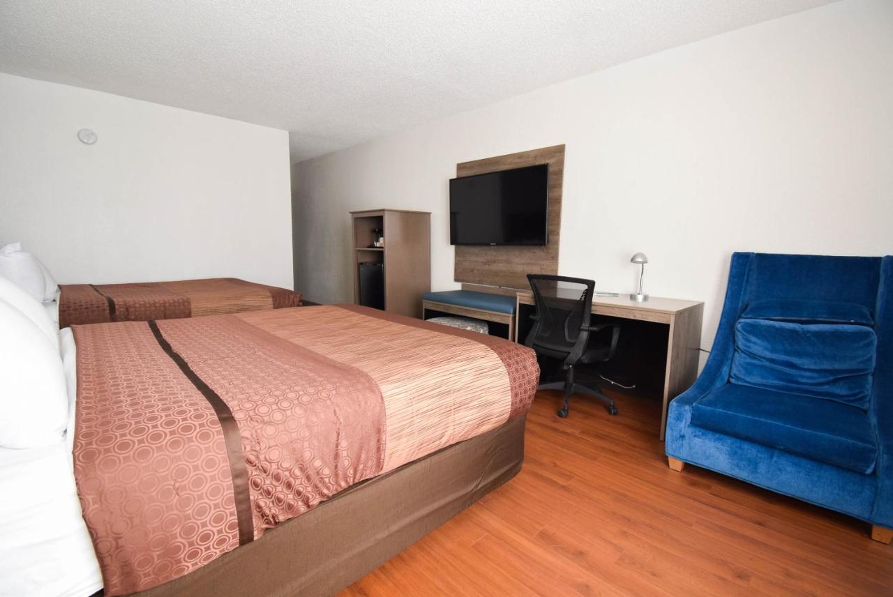 Quality Inn & Suites Sulphur Springs Bagian luar foto