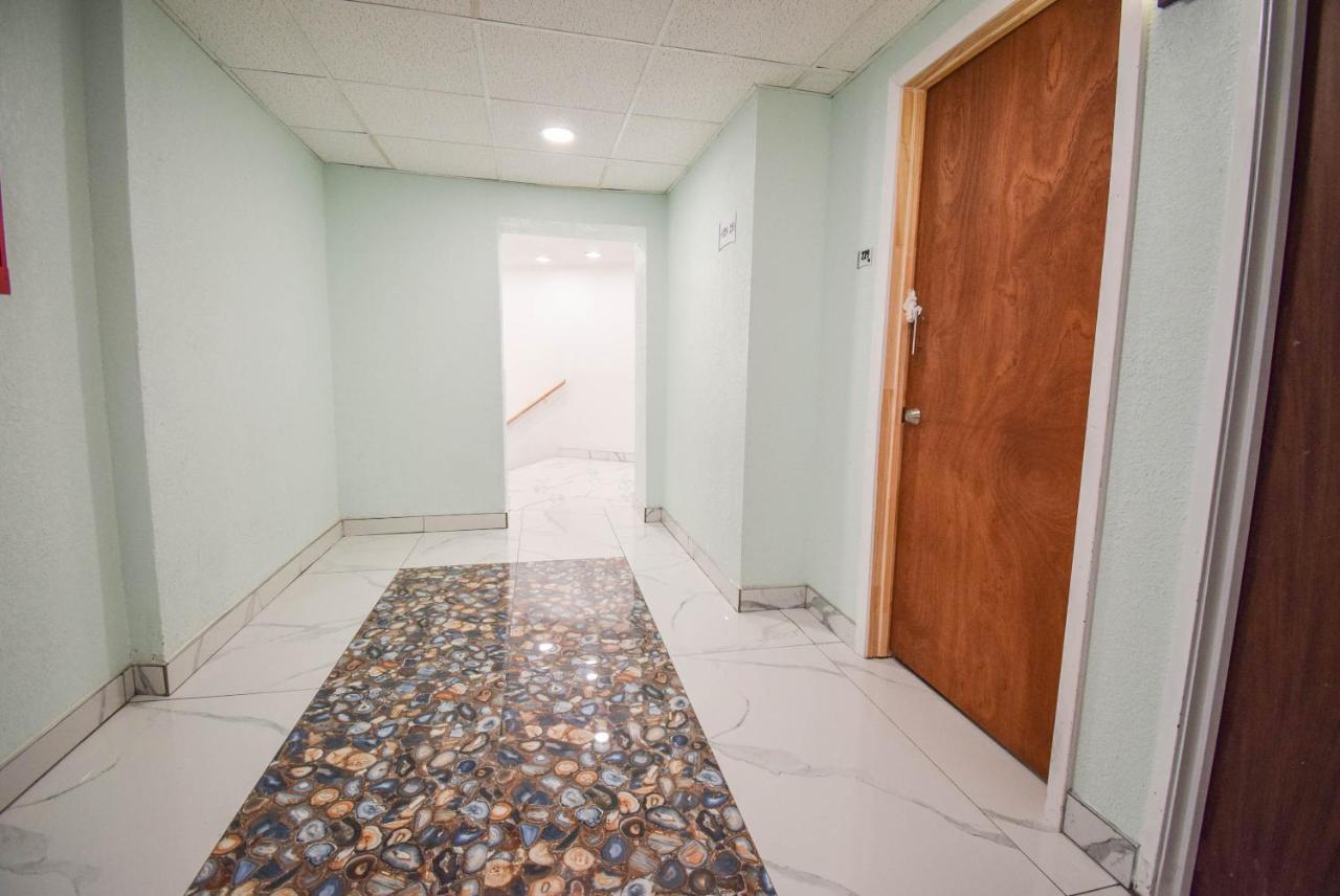 Quality Inn & Suites Sulphur Springs Bagian luar foto